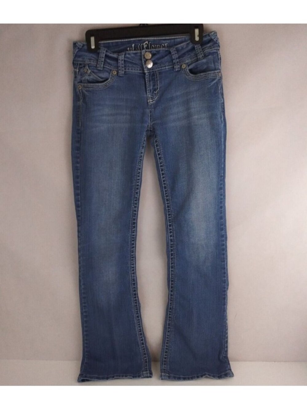 Wallflower Women's Distressed Whiskered Embroidered Bootcut Jeans Size 5